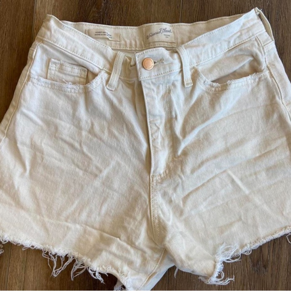 universal thread shorts